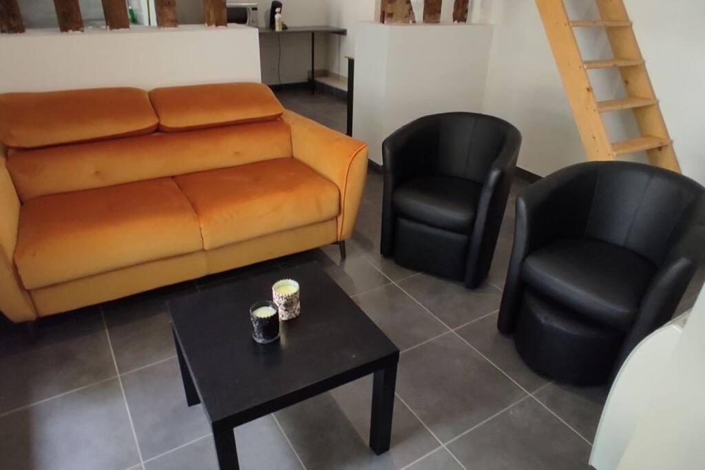 Appartement Hyper Centre Mayenne Eksteriør bilde