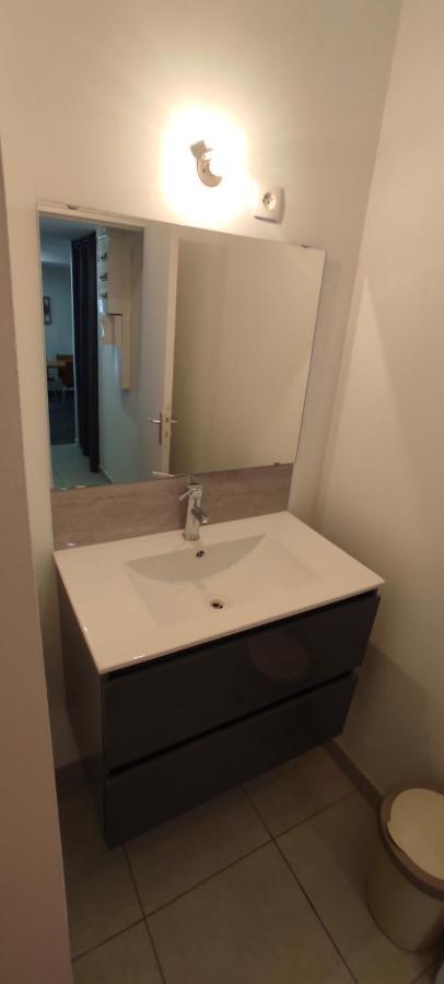 Appartement Hyper Centre Mayenne Eksteriør bilde