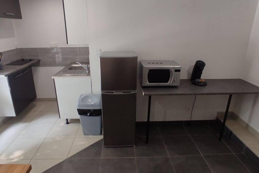 Appartement Hyper Centre Mayenne Eksteriør bilde